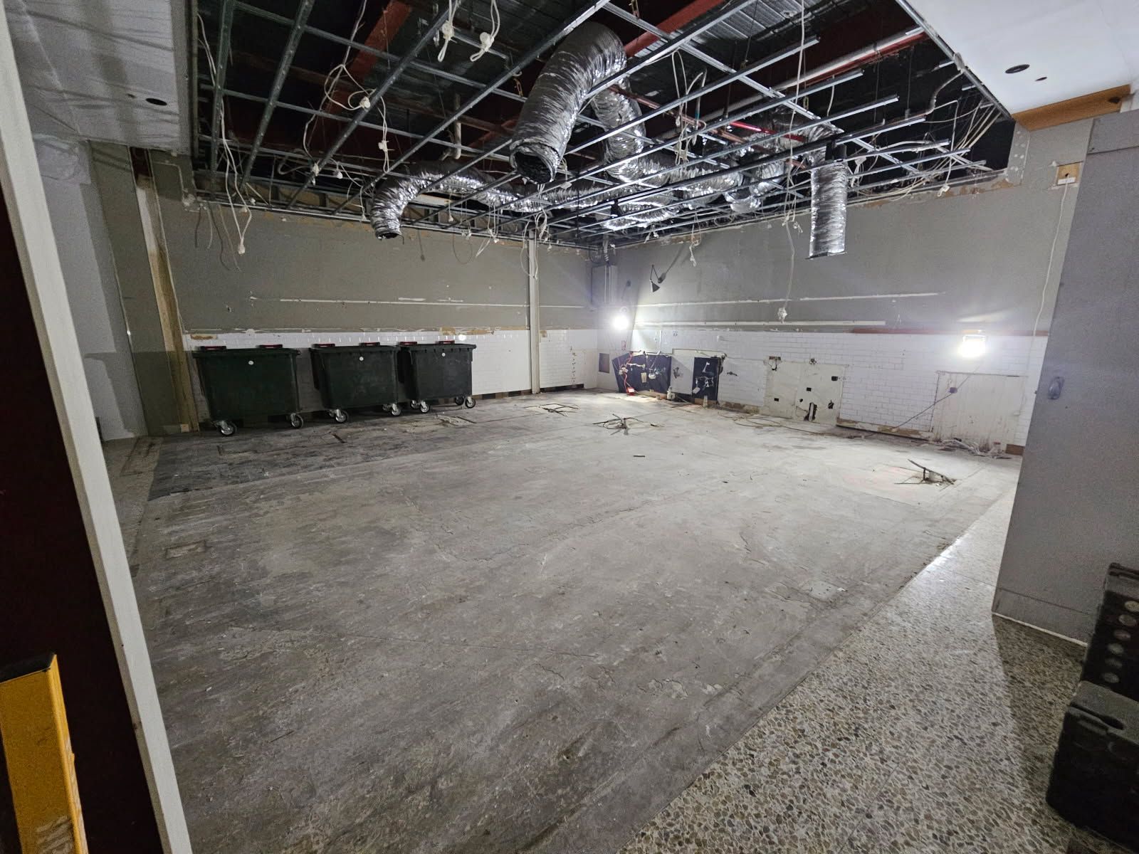 Read more about the article Office Defit vs. Makegood: Understanding the Differences and Legal Obligations